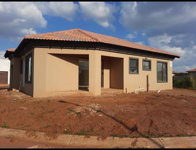 3 BEDROOM HOUSE FOR SALE IN VANDERBIJLPARK CE7